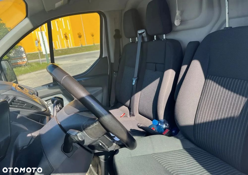Ford TRANSIT CUSTOM - 11