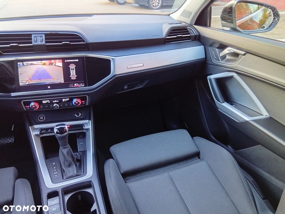 Audi Q3 Sportback - 16