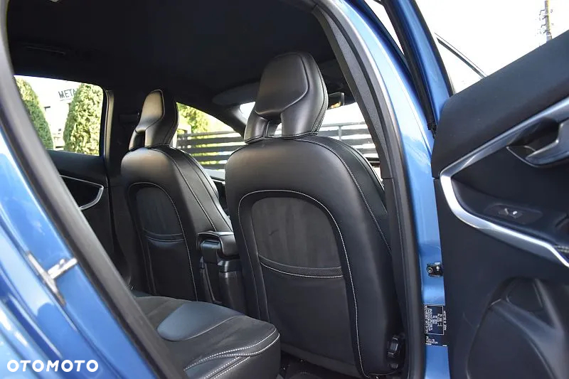 Volvo V40 D3 Drive-E R-Design Momentum - 22