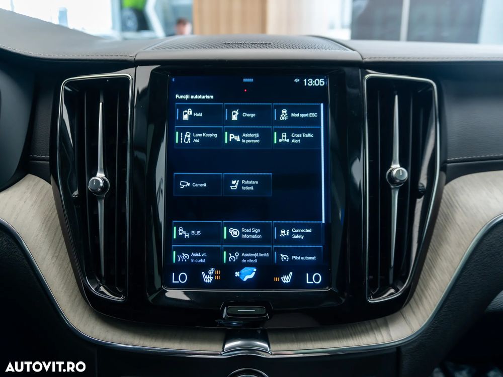 Volvo XC 60 T6 AWD Recharge Geartronic Inscription - 24