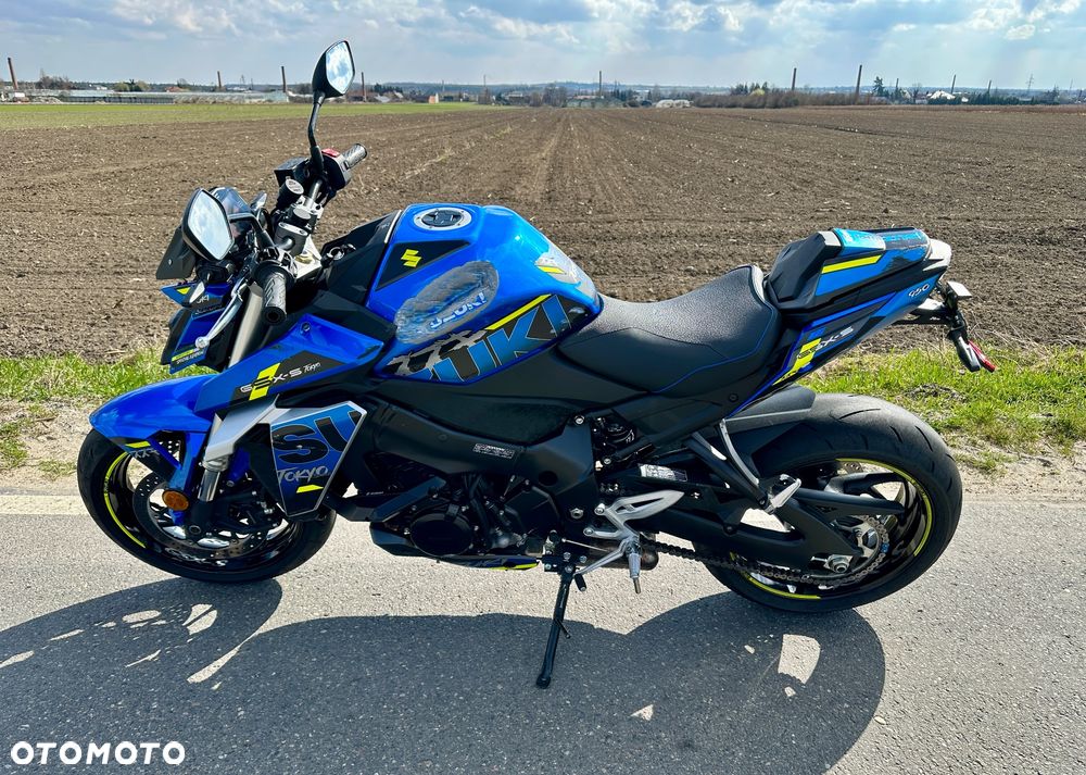 Suzuki GSX - 8