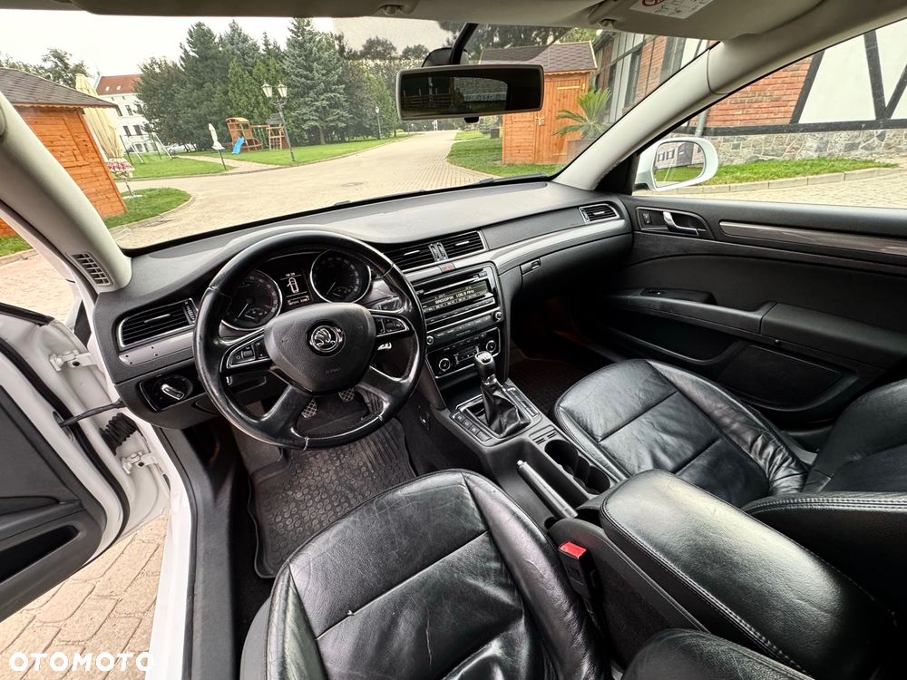 Skoda Superb 1.6 TDI Exclusive - 32