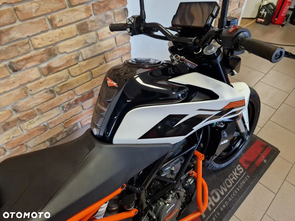 KTM Duke 125 - 34