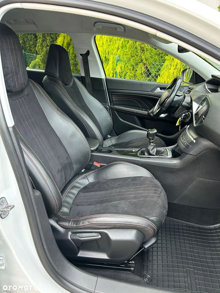 Peugeot 308 BlueHDi 130 Black Edition - 19