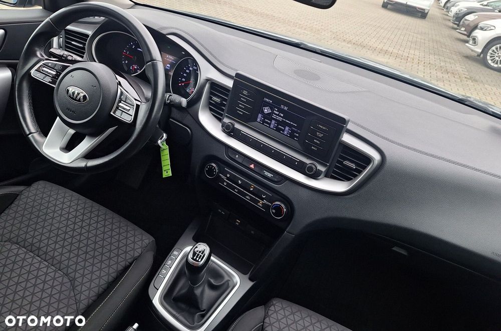 Kia Ceed - 10