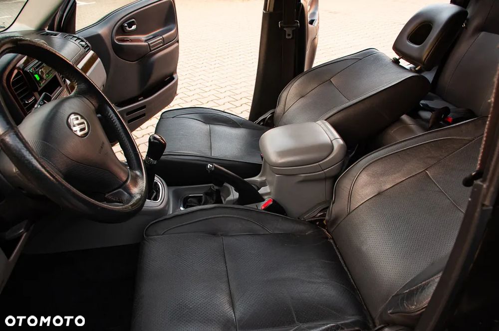 Suzuki Grand Vitara 2.0 Limited - 26