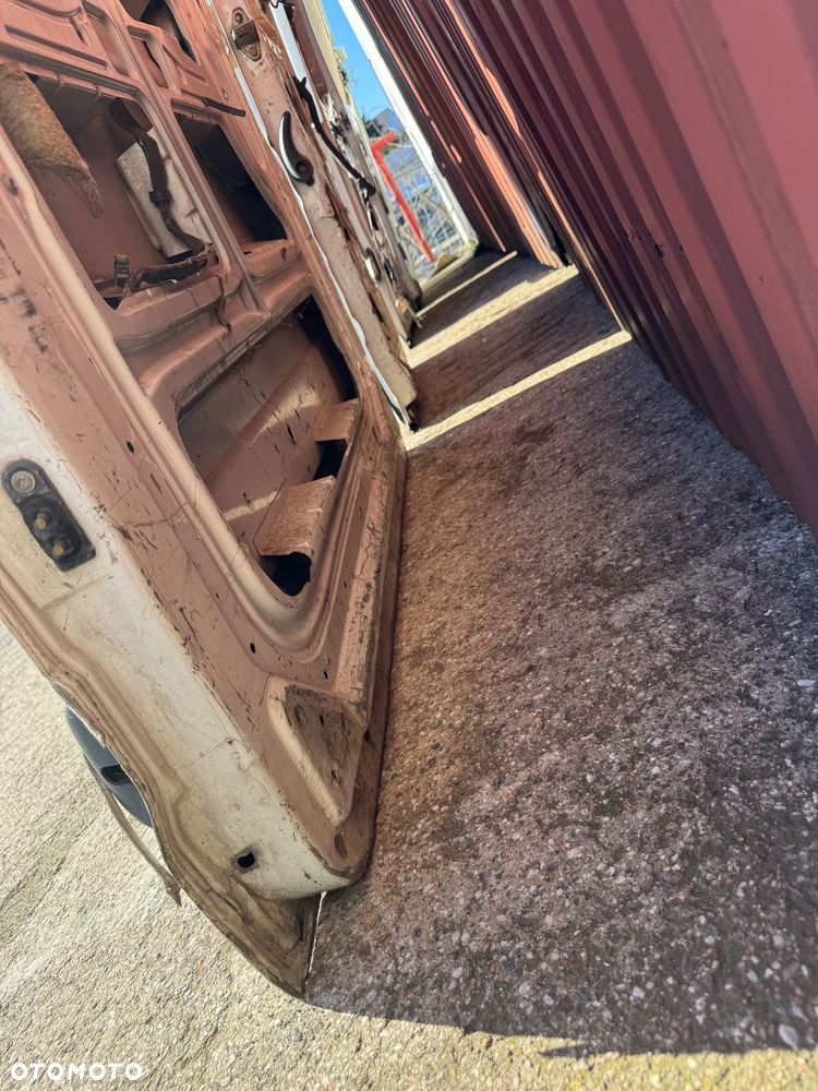 Renault master 2 drzwi prawe lewe przednie tylne tył przesuwne skrzydła z szybą Iveco daily białe brązowe - 7
