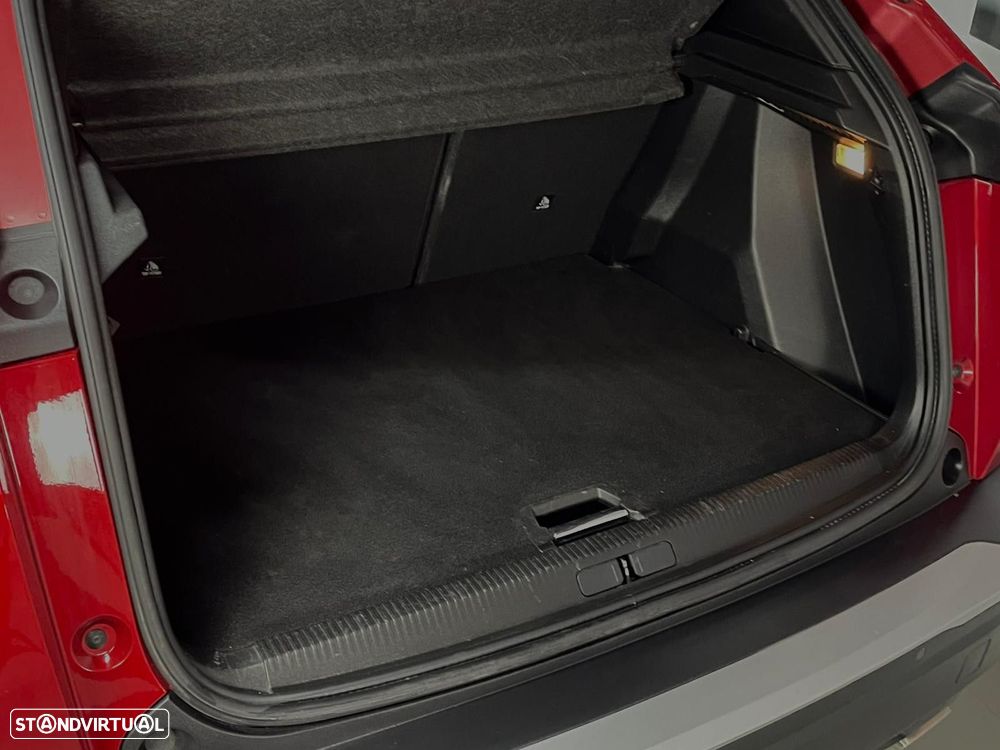 Peugeot 2008 1.2 PureTech Allure EAT8 - 27