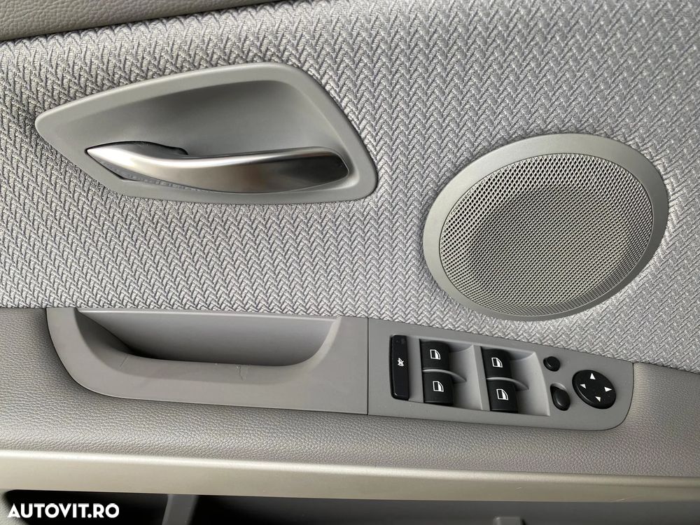 BMW Seria 3 320d EfficientDynamics Edition - 19