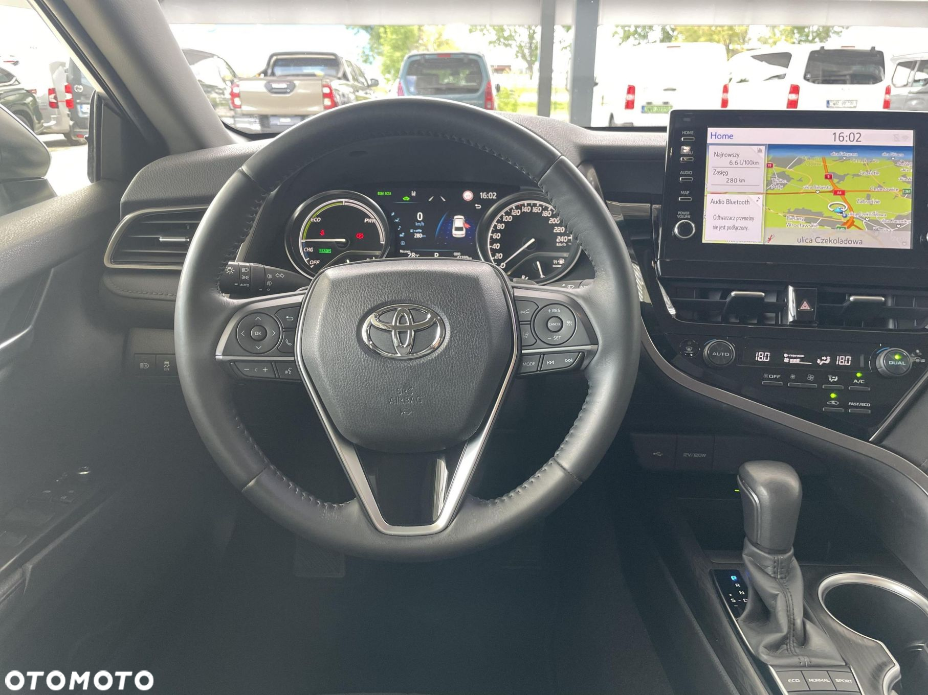 Toyota Camry - 12