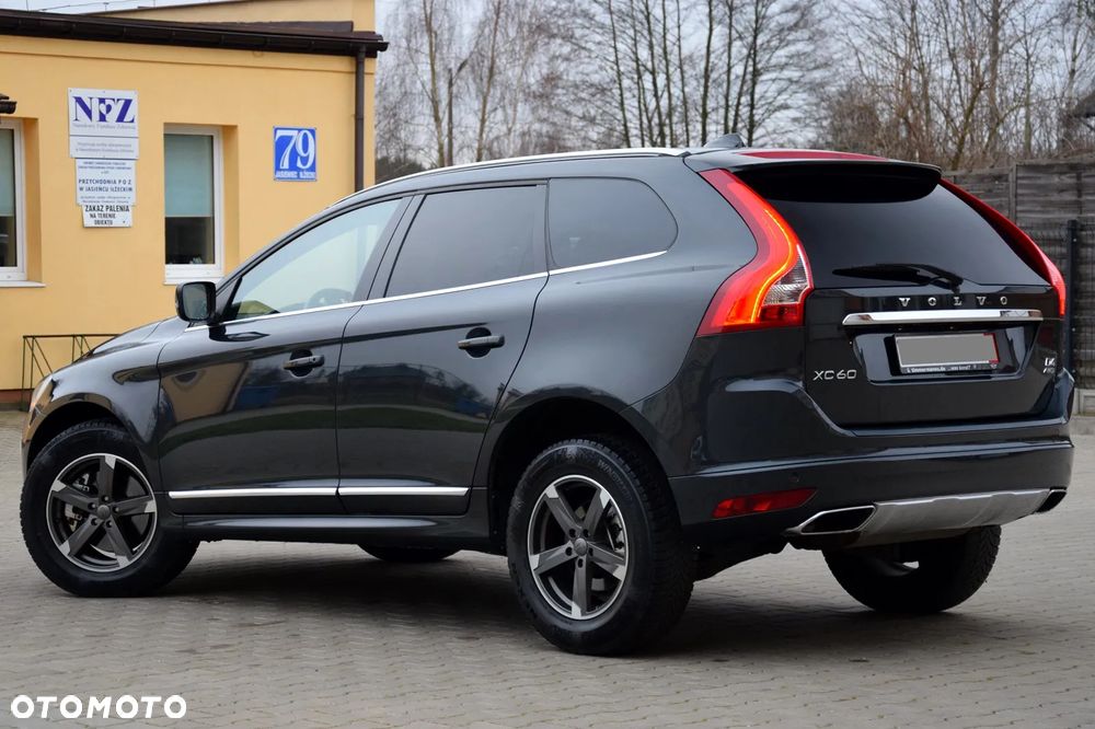 Volvo XC 60 D4 AWD Geartronic Momentum - 8
