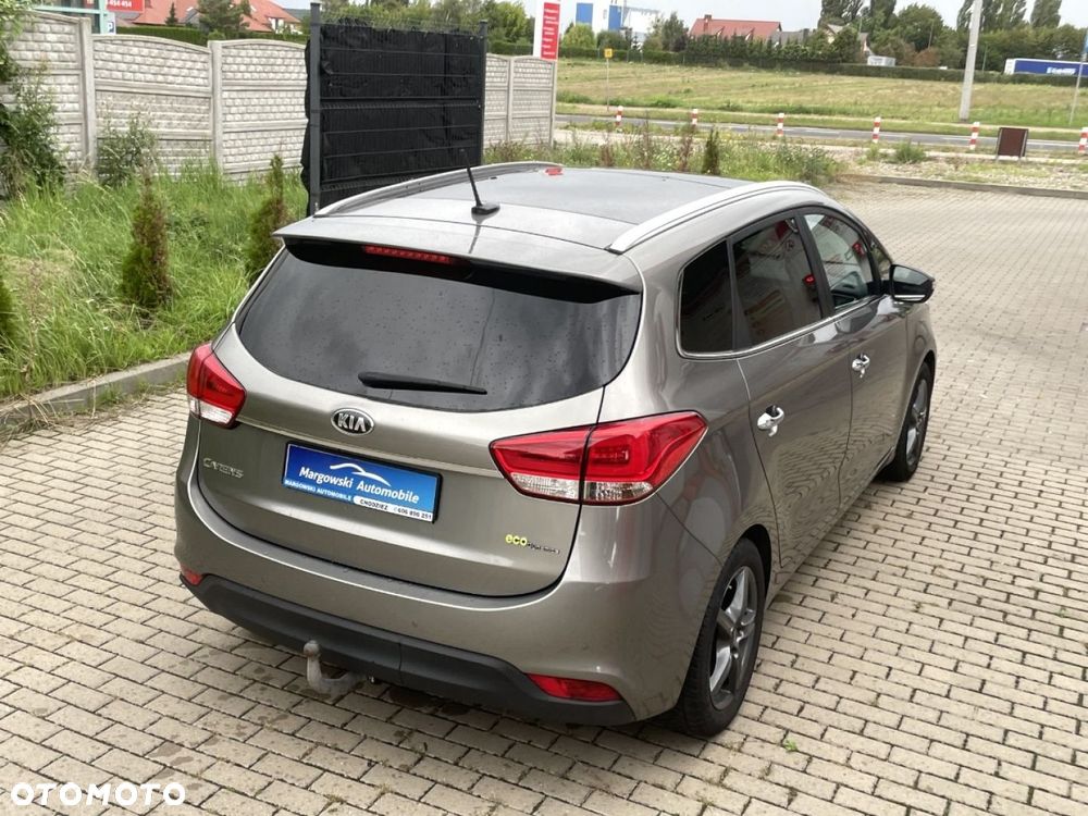 Kia Carens - 18