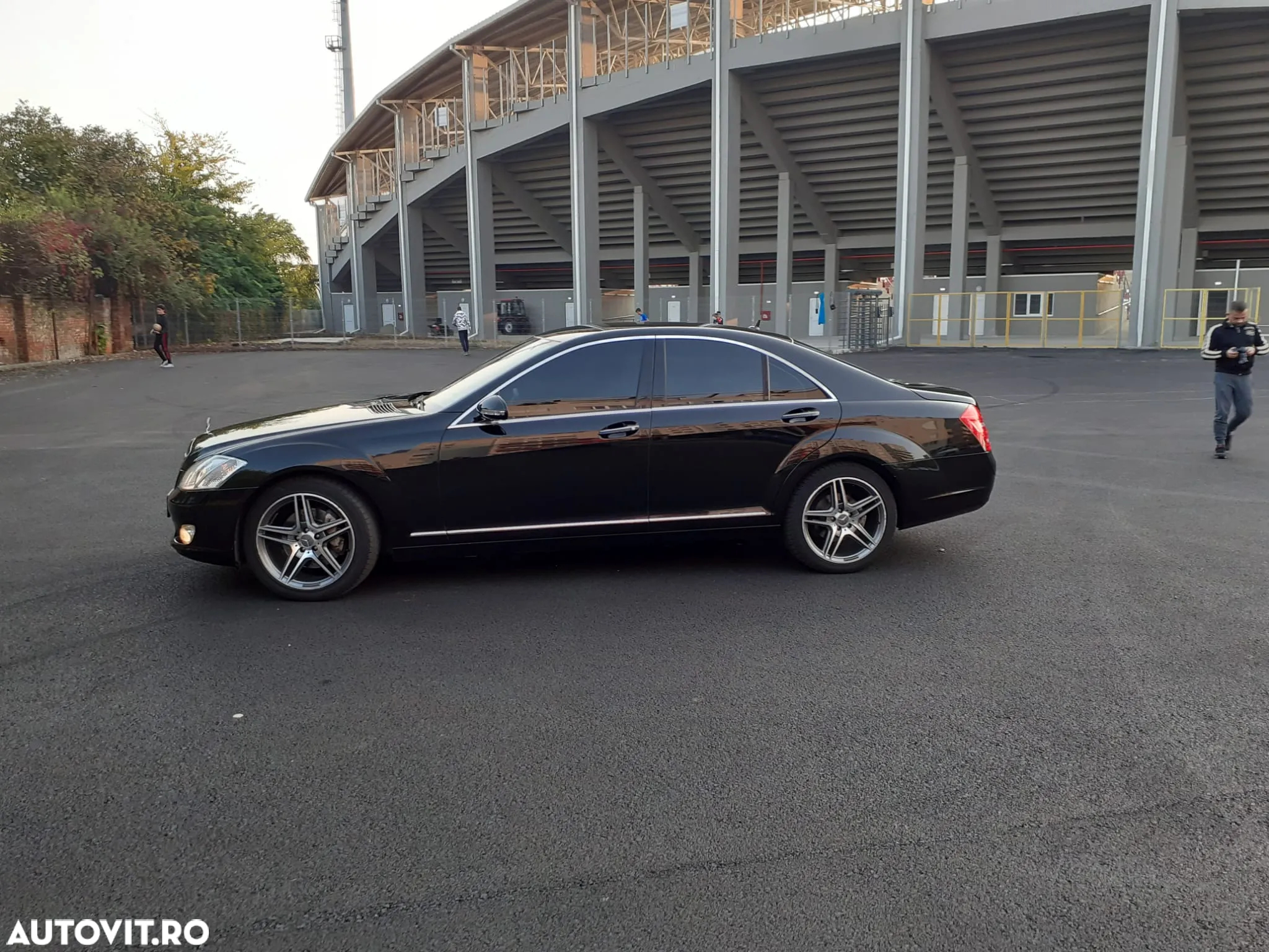 Mercedes-Benz S - 12