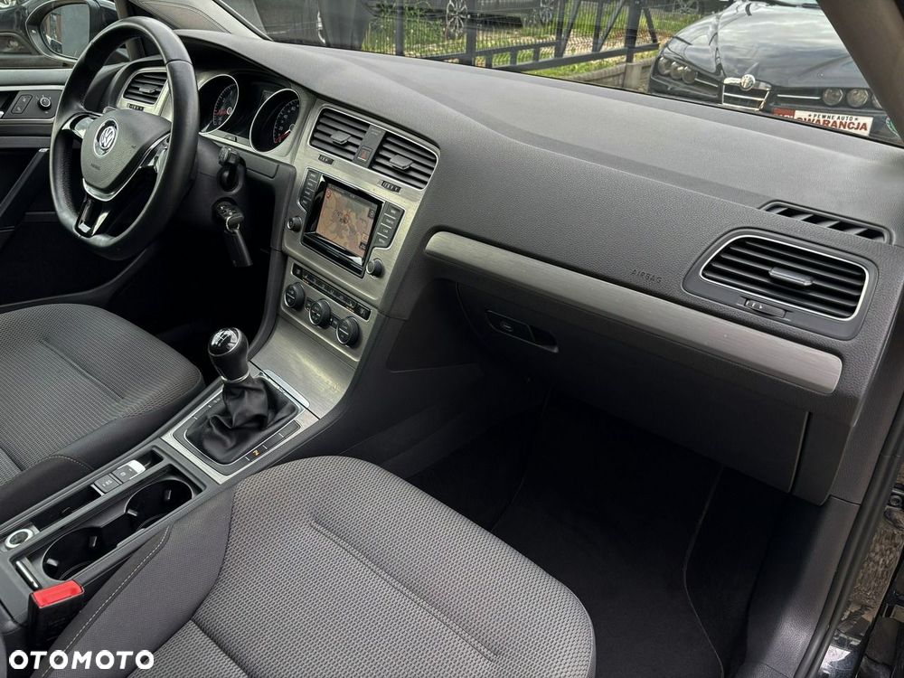 Volkswagen Golf 1.4 TSI BMT Comfortline - 28