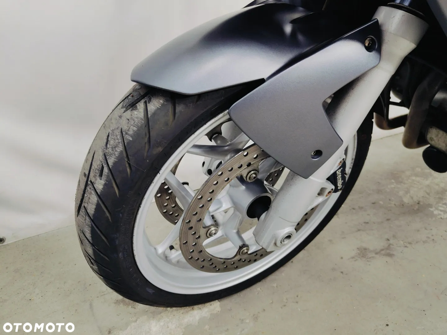 BMW F - 22