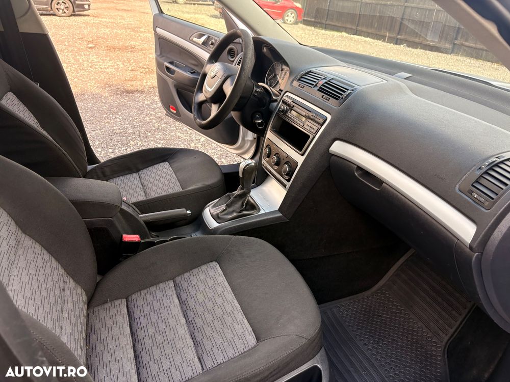 Volkswagen Golf 1.9 TDI BlueMotion Comfortline - 6