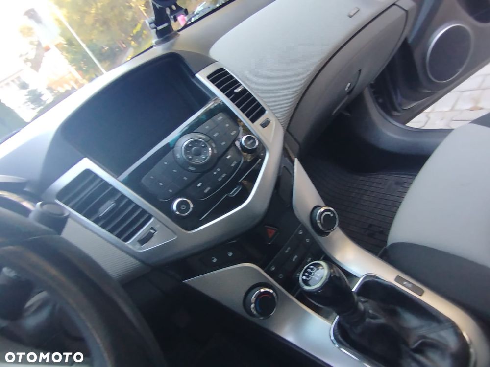 Chevrolet Cruze - 22