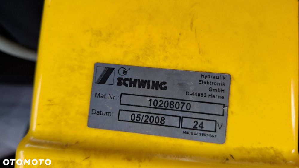 Versalift Actros 3241 B 8X4 + Schwing Fbp 24-125 - 33