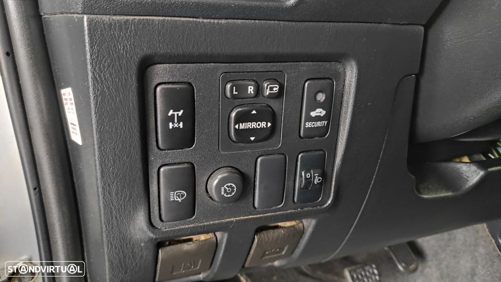 Toyota Hilux 2.5 D-4D 4WD CD T+Nav+PM - 29