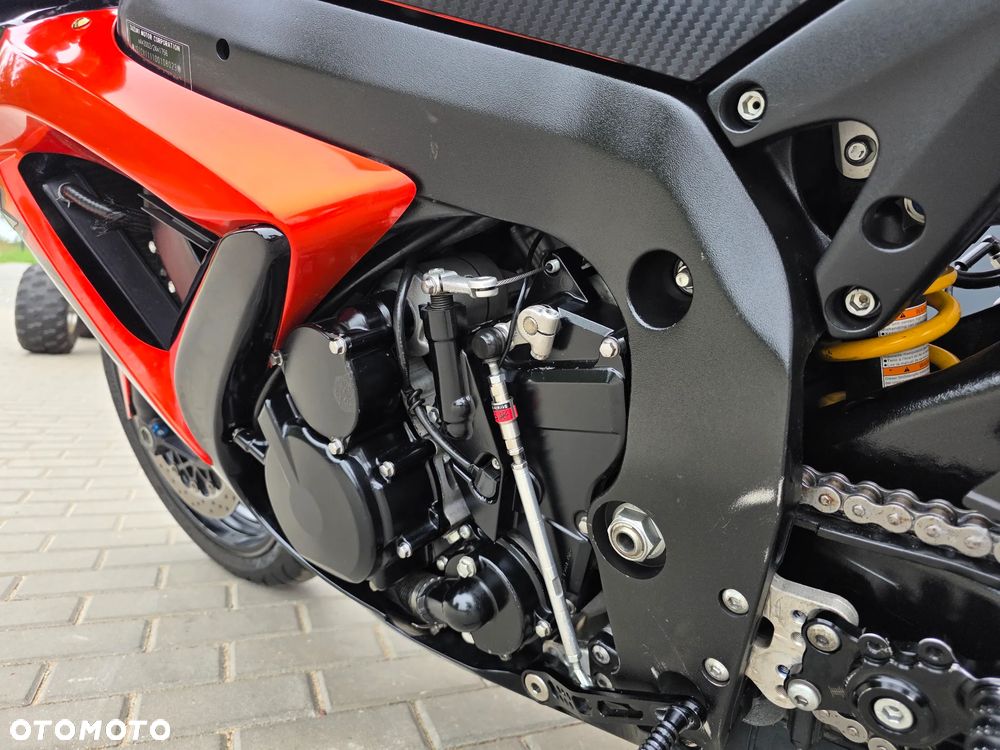 Suzuki GSX-R - 22