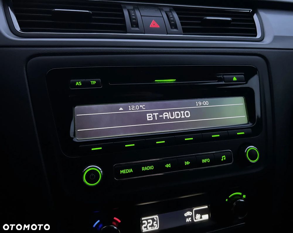 Skoda RAPID Spb 1.6 TDI DPF Style Plus - 20