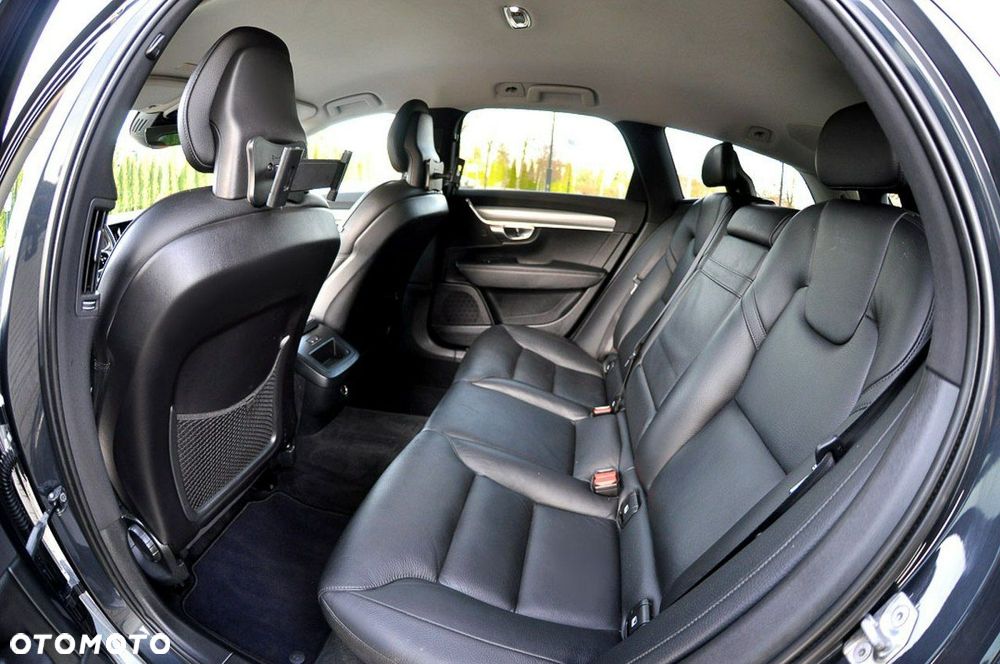 Volvo V90 D3 Momentum Pro - 8