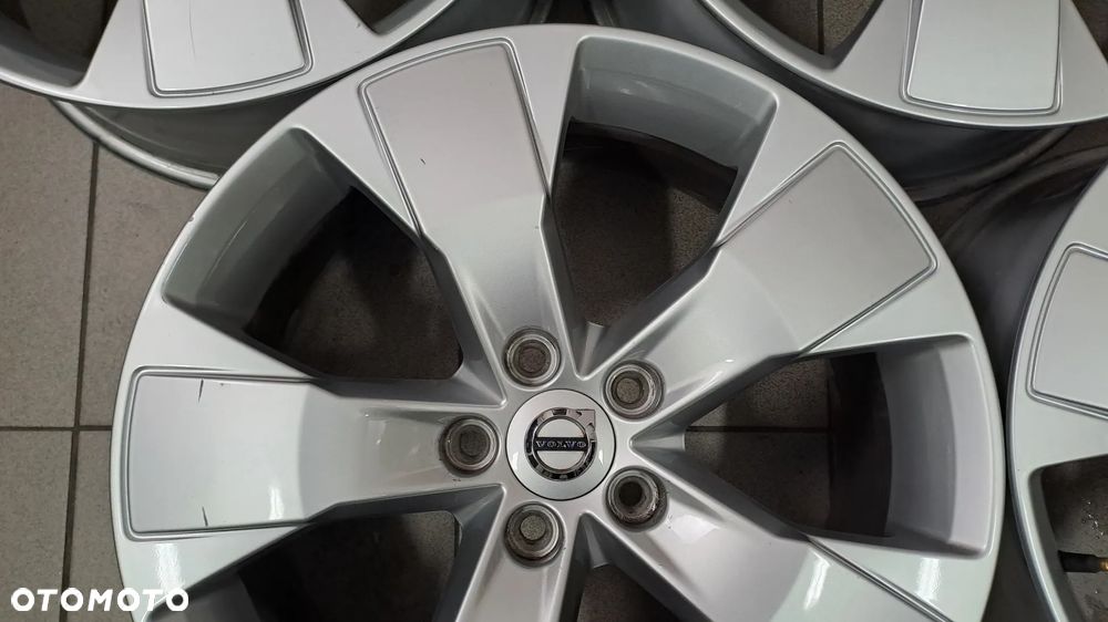 Felgi Aluminiowe 18 Volvo XC 40 5x108 ET 50.5 - 4