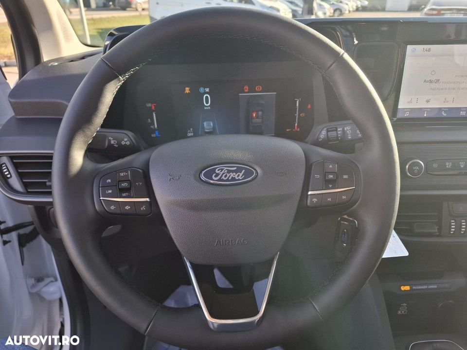 Ford Transit Courier - 22