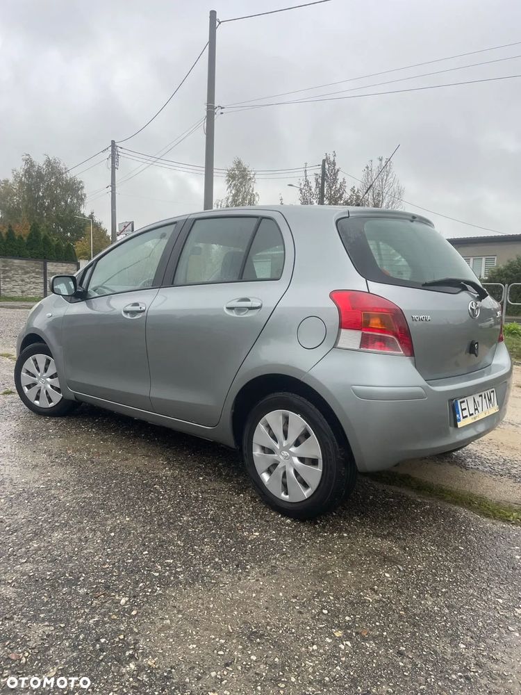 Toyota Yaris 1.4 D-4D - 8