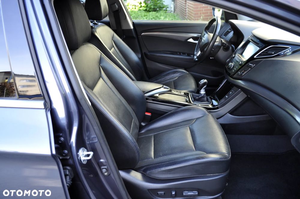 Hyundai i40 Kombi 1.7 CRDi Premium - 18