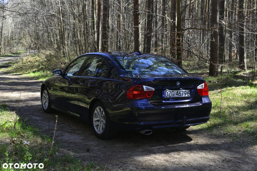 BMW Seria 3 318d - 4