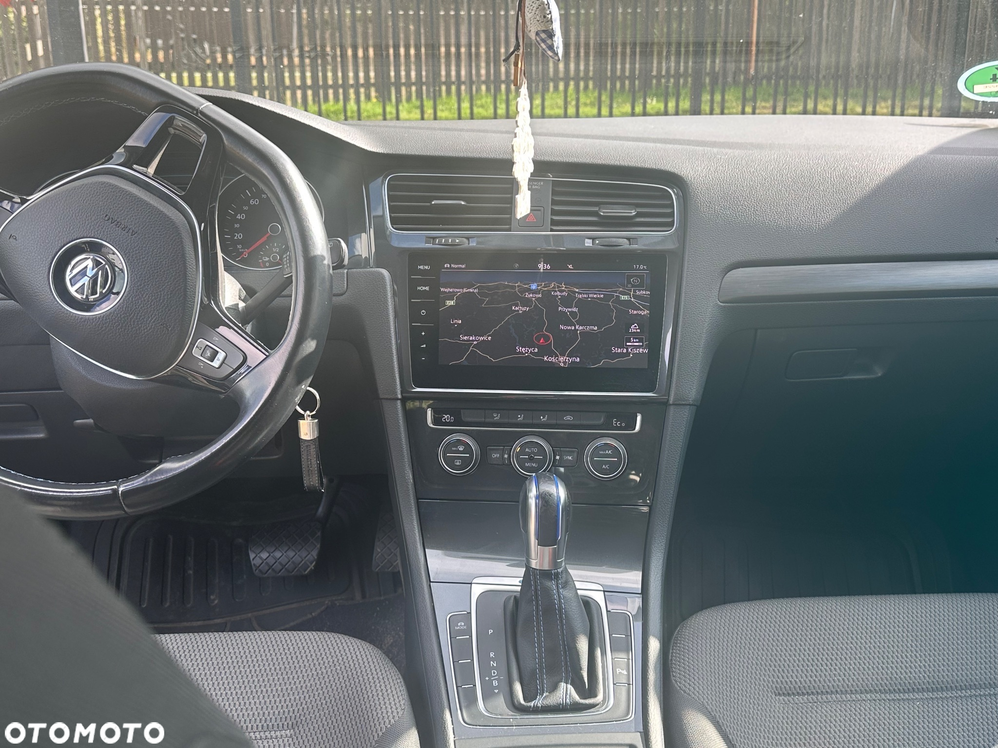 Volkswagen Golf e-Golf - 13