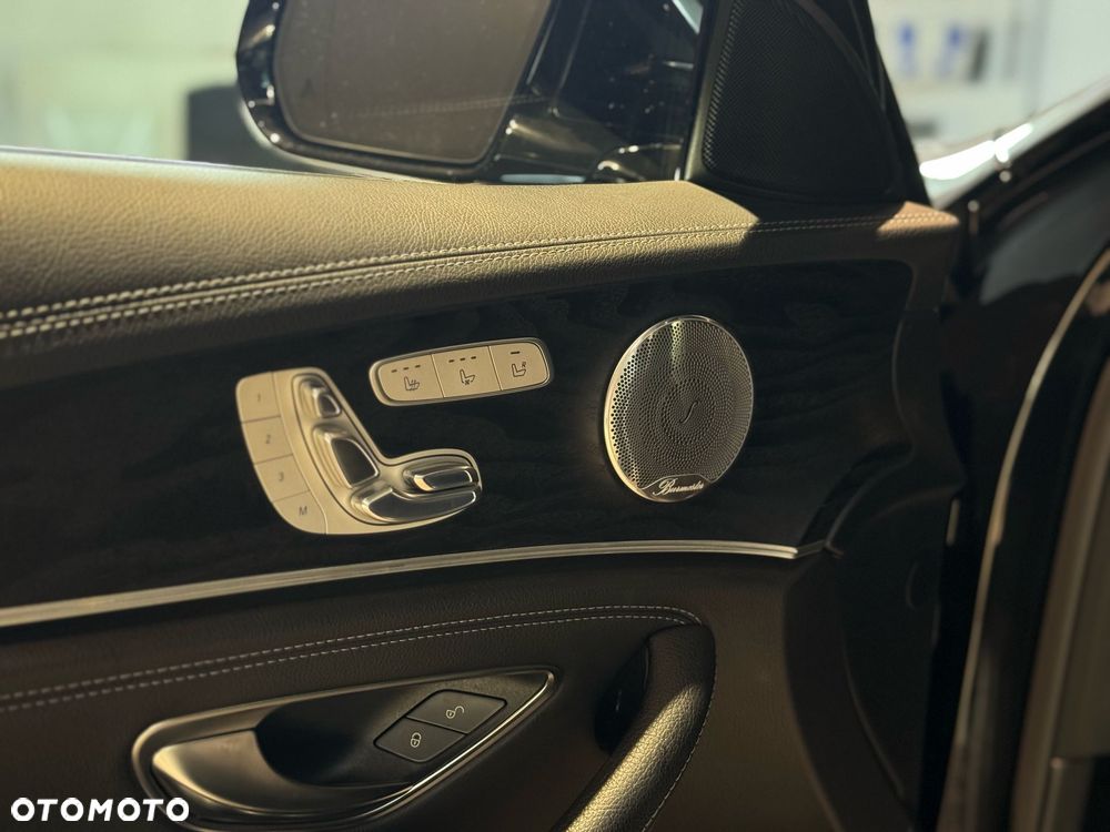 Mercedes-Benz Klasa E 400 4-Matic 9G-TRONIC - 12