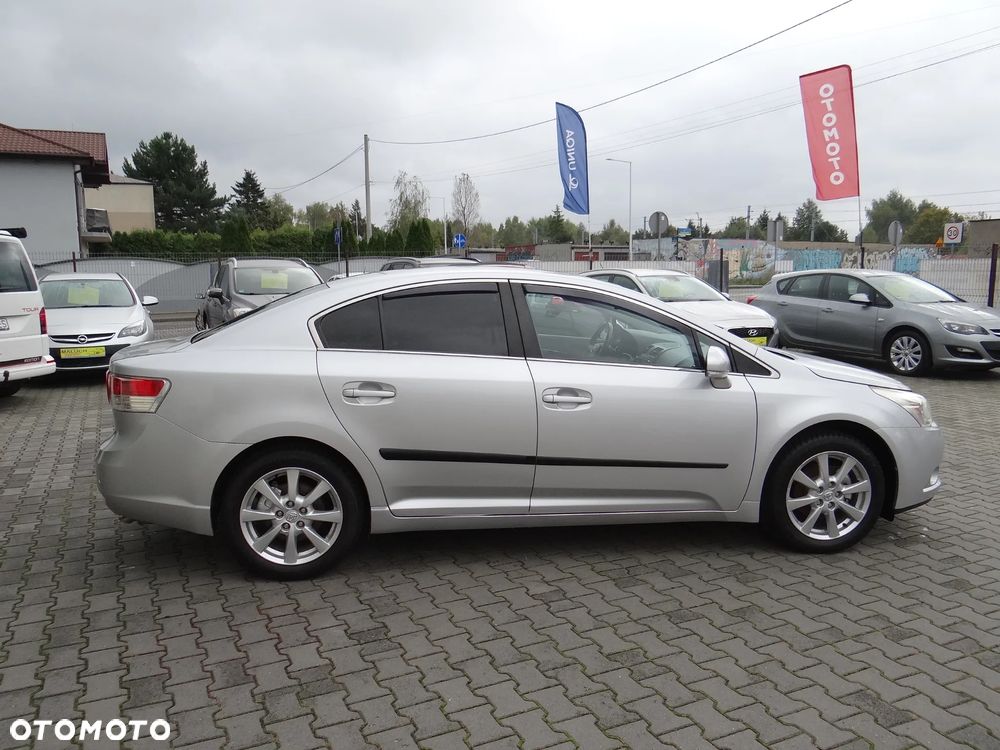 Toyota Avensis 2.0 Sol EU5 MS - 8