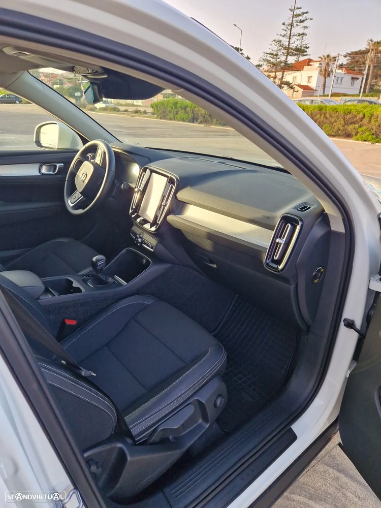 Volvo XC 40 1.5 T3 Momentum Plus - 18