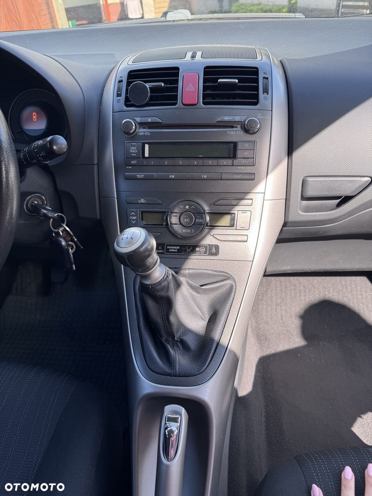 Toyota Auris - 2