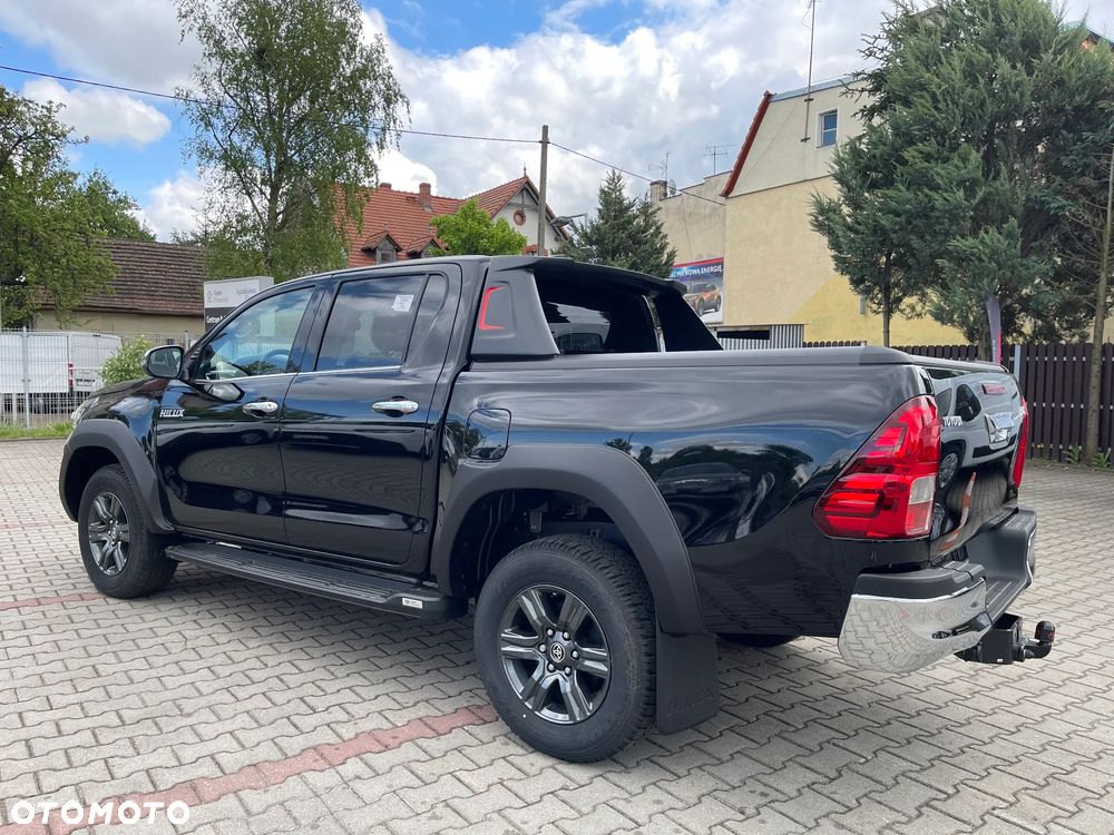 Toyota Hilux - 2