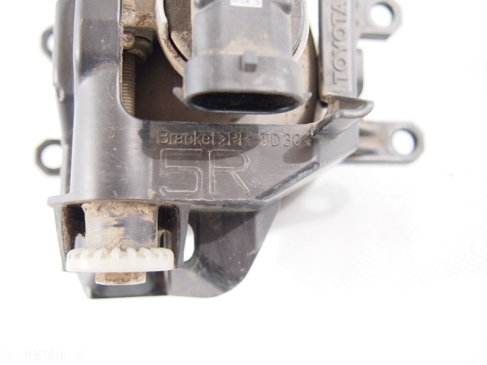 Toyota Land Cruiser J150 Halogen prawy 17r - 3