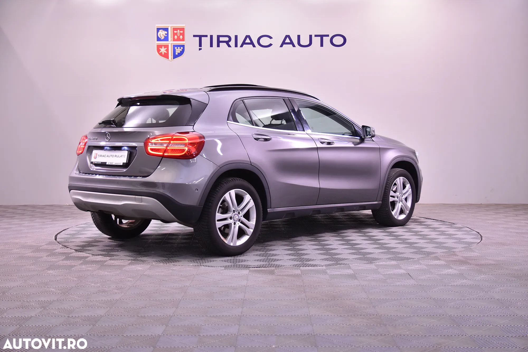 Mercedes-Benz GLA 200 7G-DCT - 5
