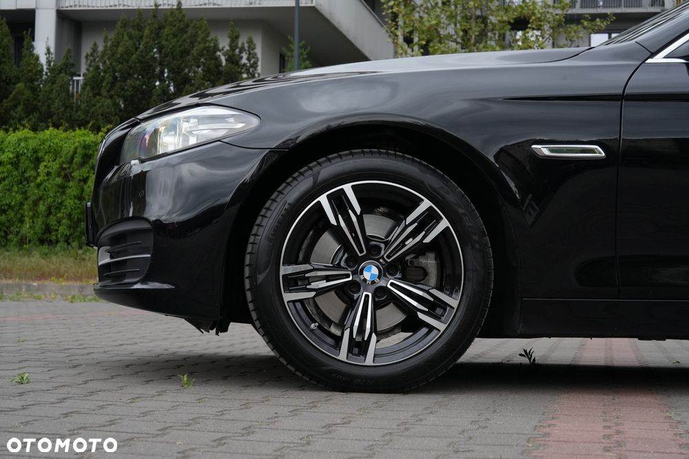 BMW Seria 5 518d - 11