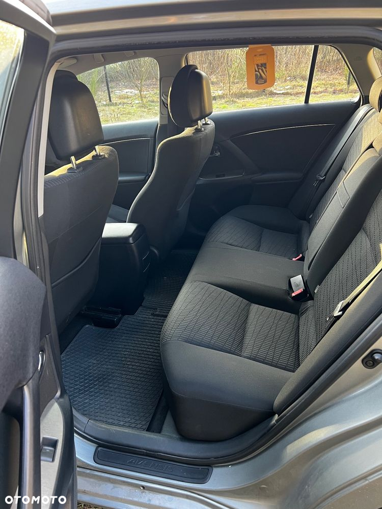 Toyota Avensis 2.0 D-4D Sol - 9