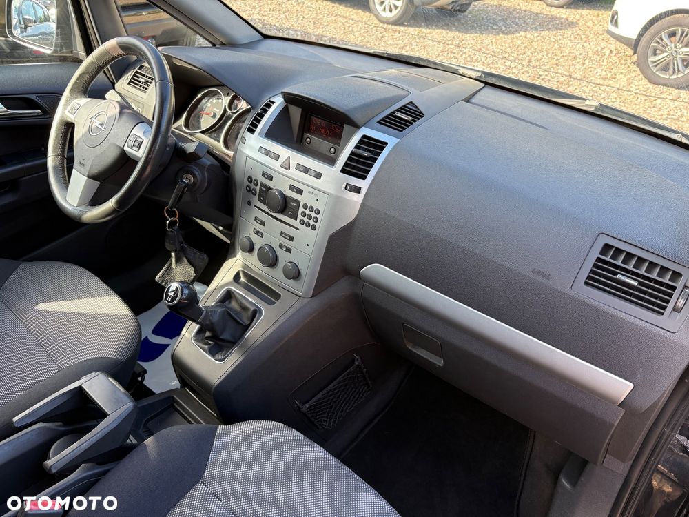 Opel Zafira 1.6 Cosmo - 26