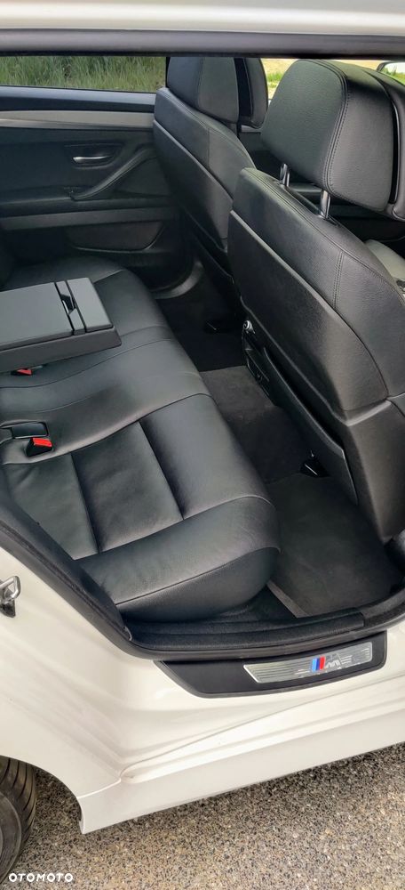 BMW Seria 5 M550d xDrive - 13