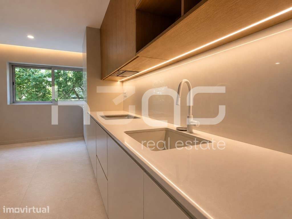 Apartamento T3 com Suite e Closet junto ao complexo de piscinas da ... - Grande imagem: 3/34