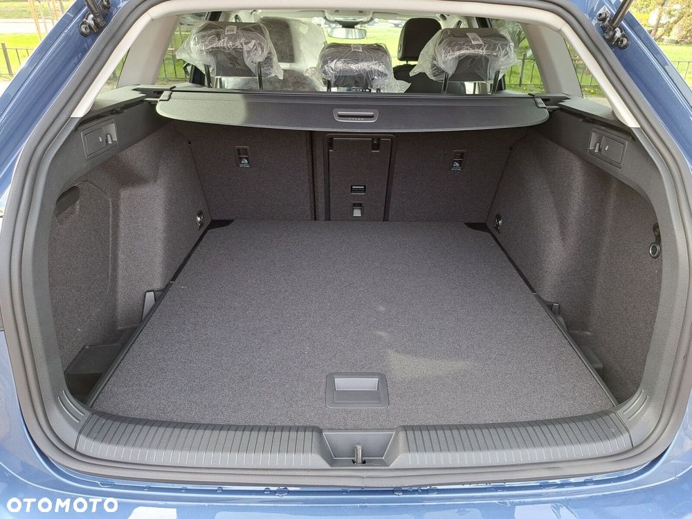 Volkswagen Golf Variant 1.5 eTSI mHEV Style DSG - 9