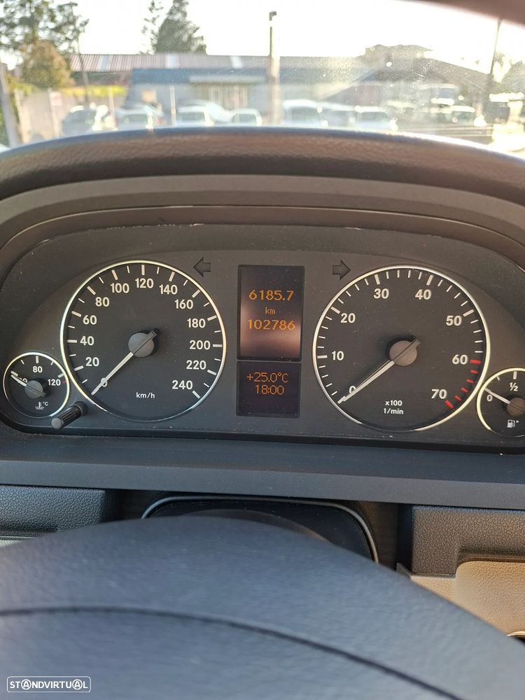 Mercedes-Benz A 150 Elegance Automatic - 20