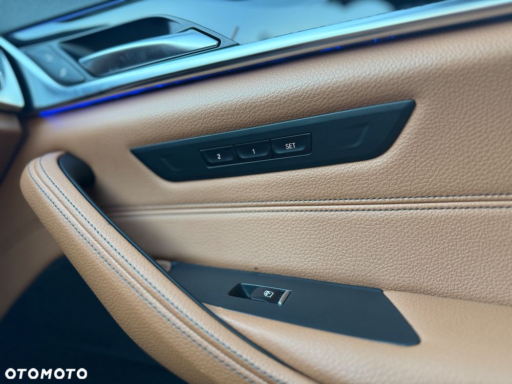 BMW Seria 5 520d M Sport sport - 27