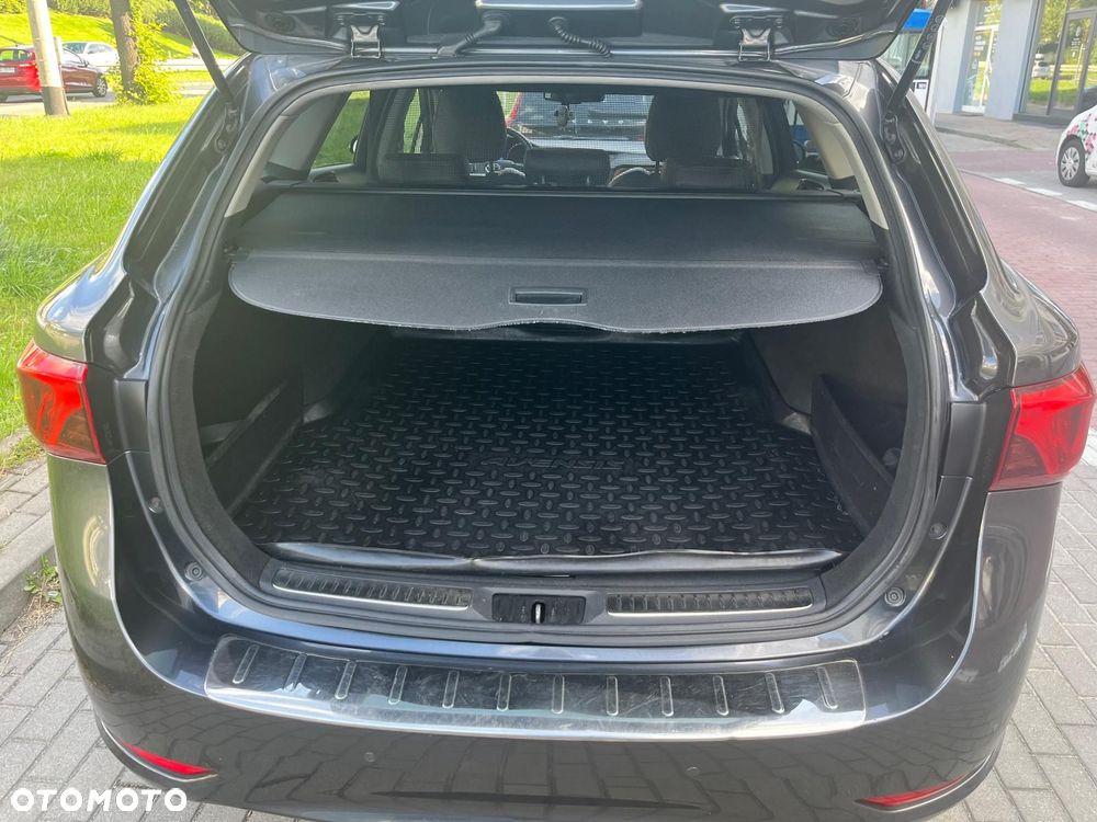 Toyota Avensis 1.8 Premium - 16