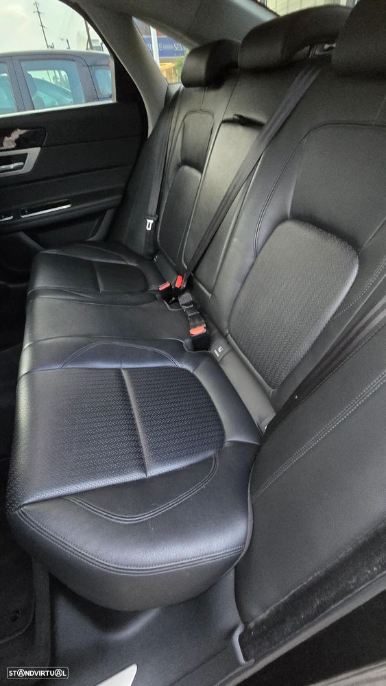 Jaguar XF 2.0 D Prestige Aut. - 27