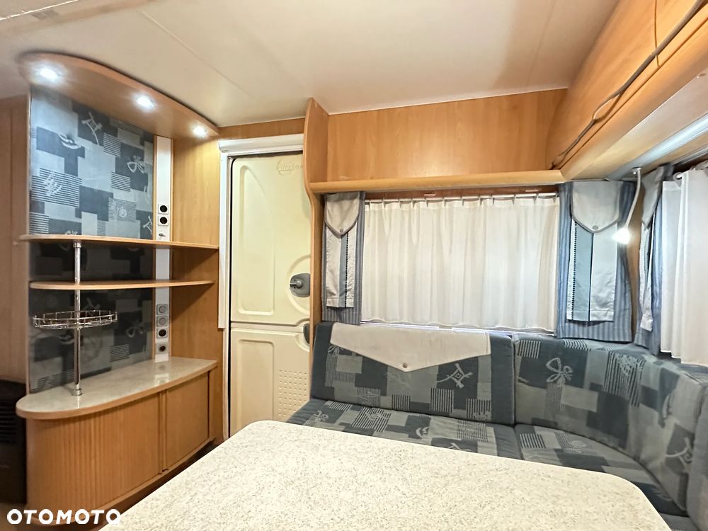 Burstner 720 TK VENTANA z napędem i łóżkami piętrowymi - 8 os. - 10